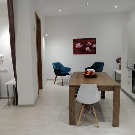 Neven Apartment Makarska